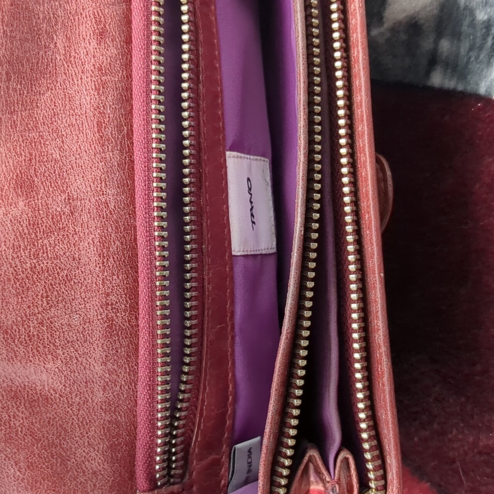 Tano Red Distressed Wallet - Picture 5 of 11